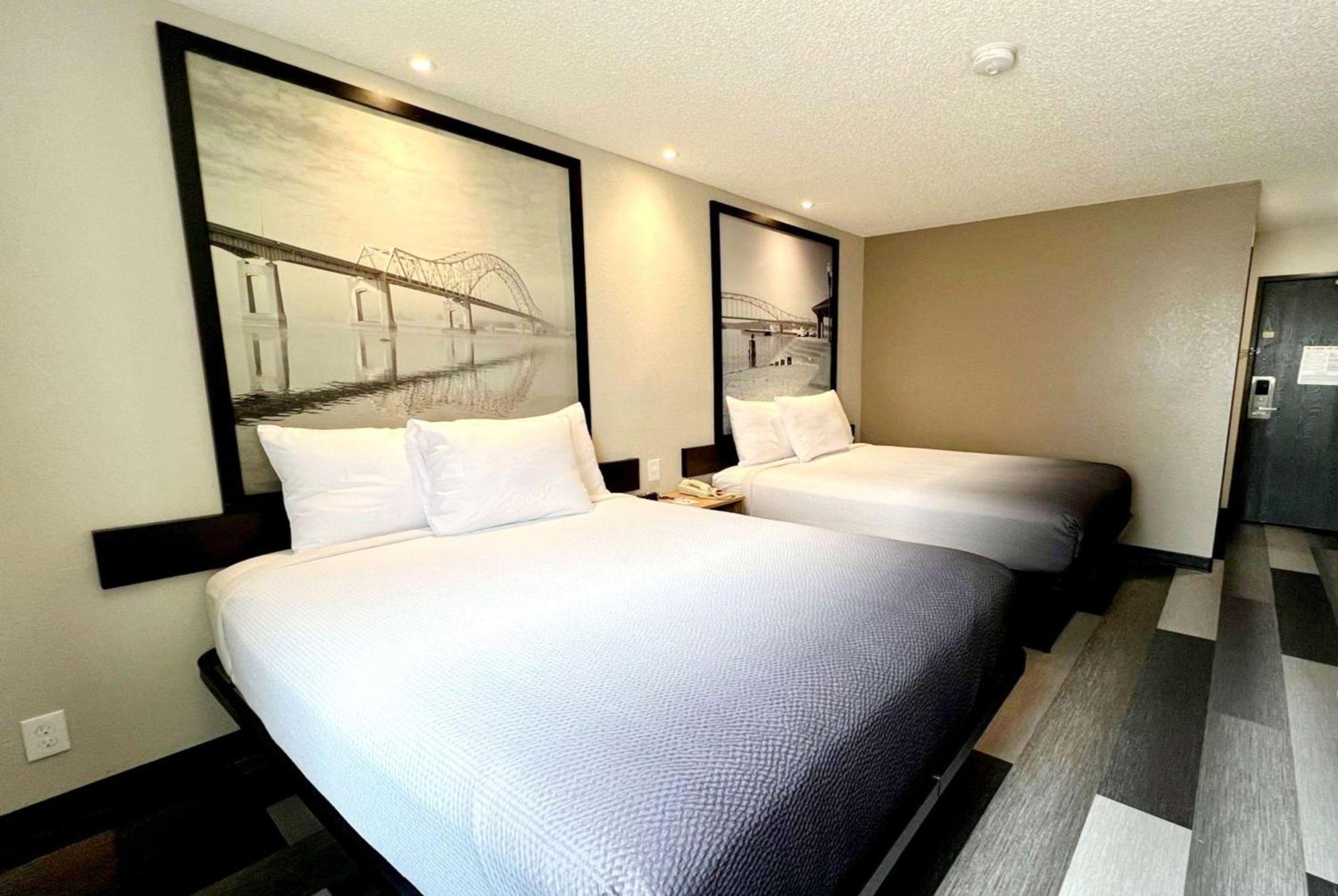 Hotel Super 8 By Wyndham Cedar Rapids Exterior foto