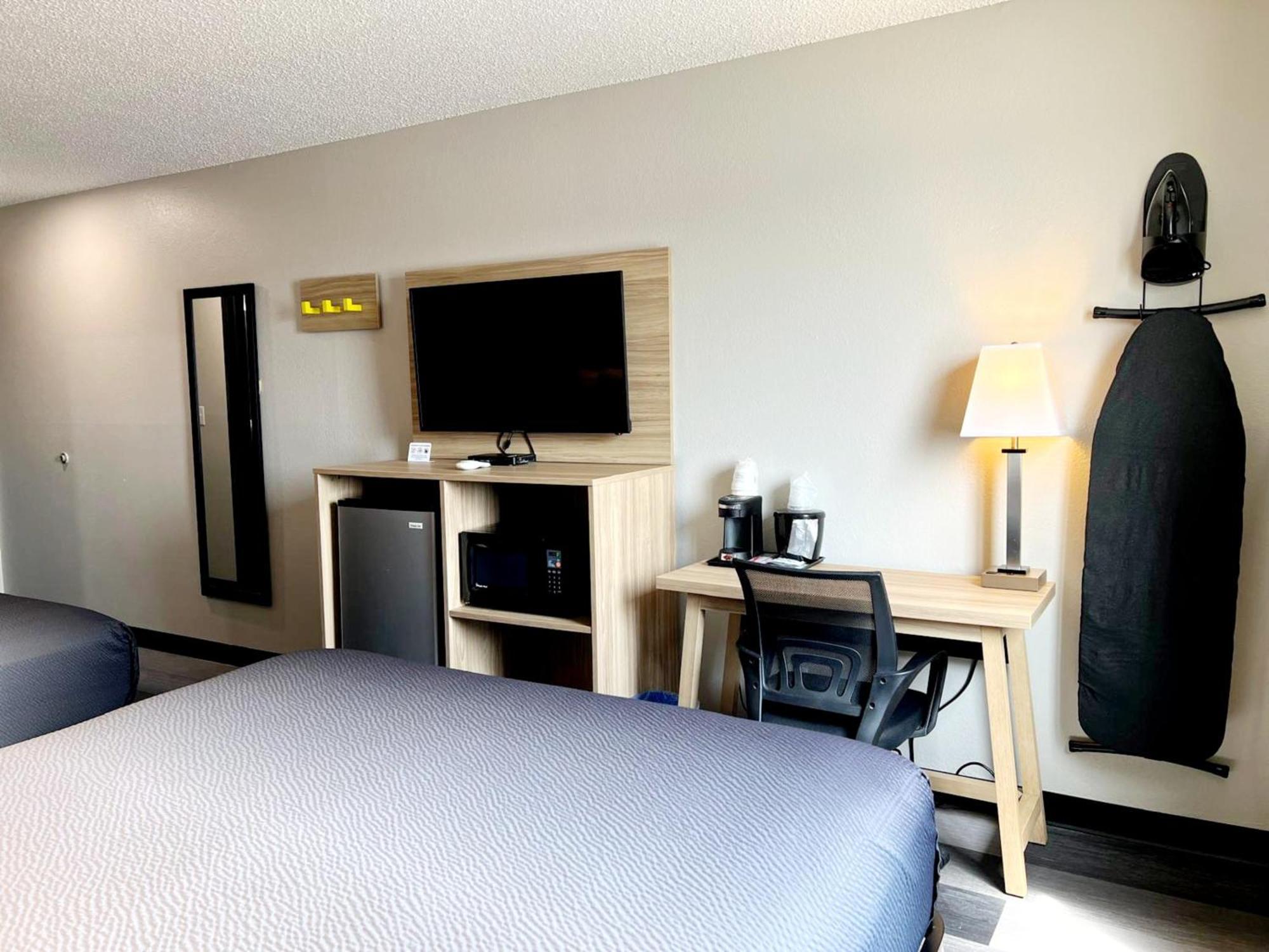 Hotel Super 8 By Wyndham Cedar Rapids Exterior foto